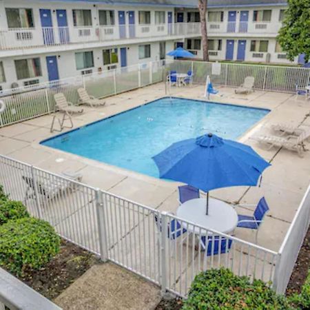 Motel 6-Conroe, Tx Εξωτερικό φωτογραφία