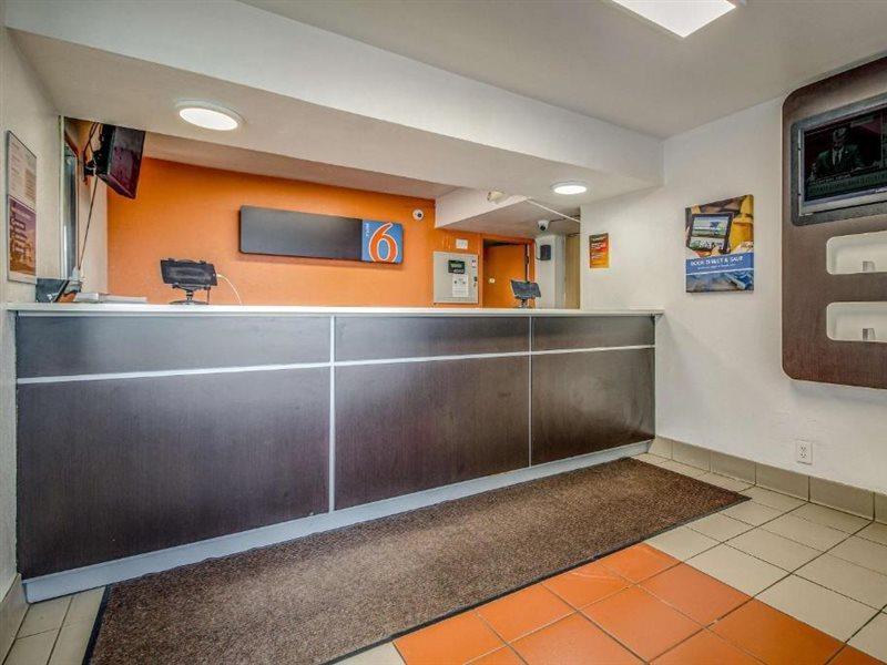 Motel 6-Conroe, Tx Εξωτερικό φωτογραφία