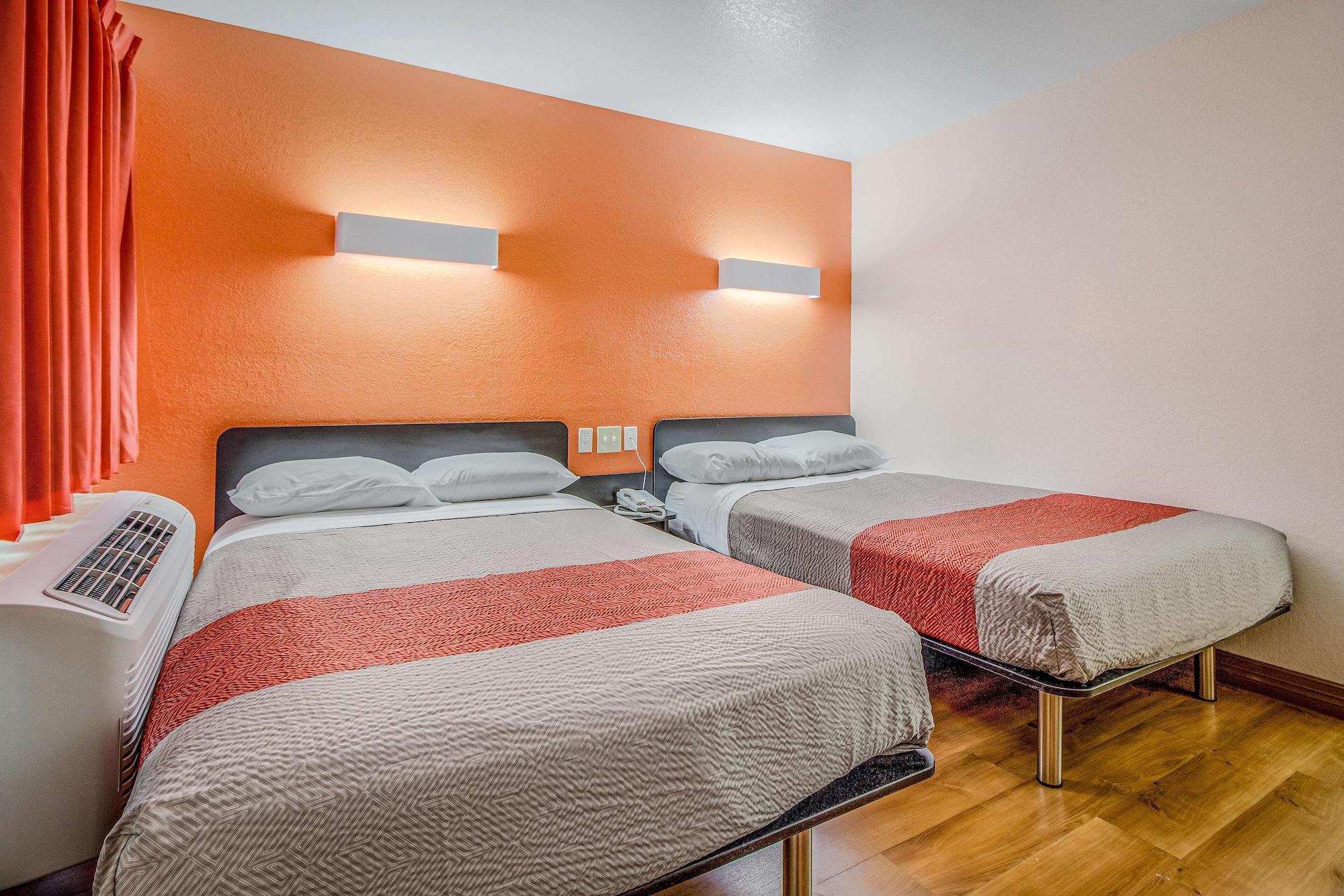 Motel 6-Conroe, Tx Εξωτερικό φωτογραφία